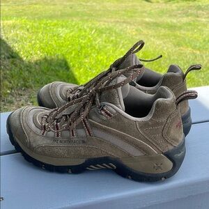 The North Face 2X Women’s Hiking Shoes 9 Outdoor Camping Lace Up Leather Boots
